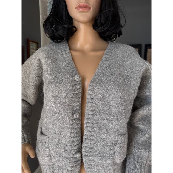 Peruvian Alpaca V neck Sweater in gray faux button down side pockets medium - Picture 9 of 15